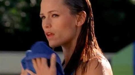 jennifer garner tits|Jennifer Garner Recreates Sexy Alias Pool Scene 18 Years Later